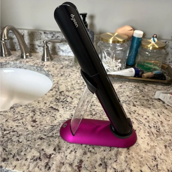 Dyson Black and Magenta Hair Tool - Picture 2 of 6